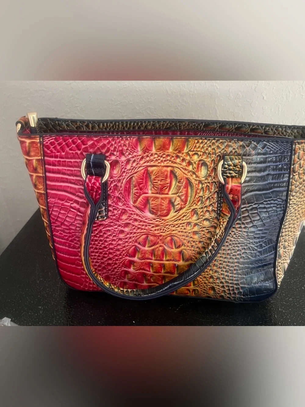 Croc-Embossed Gradient Tote Bag - Multicolor - Picture 2 of 7